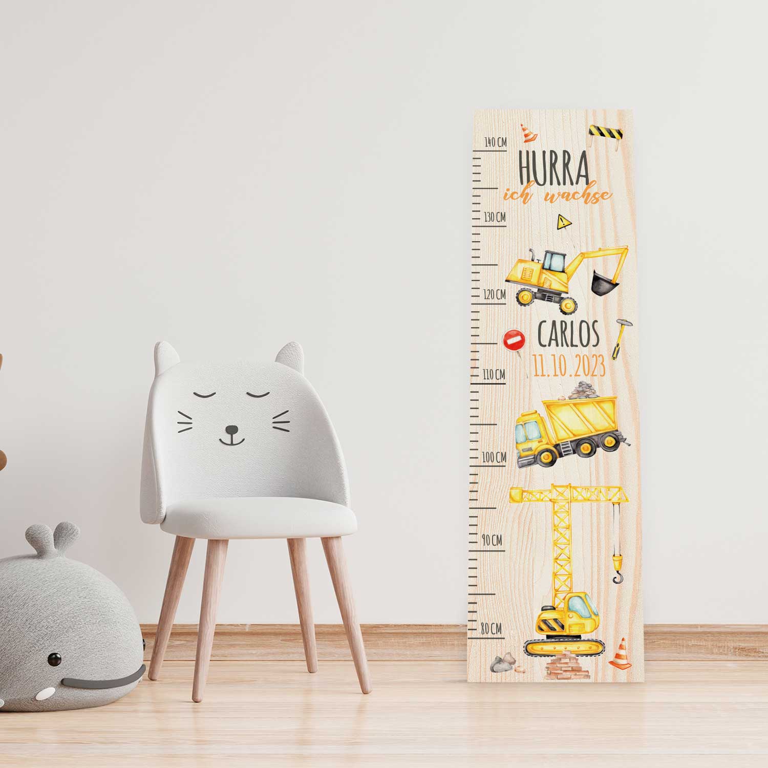 Messlatte mit Namen für Kinder im Baustellen Design