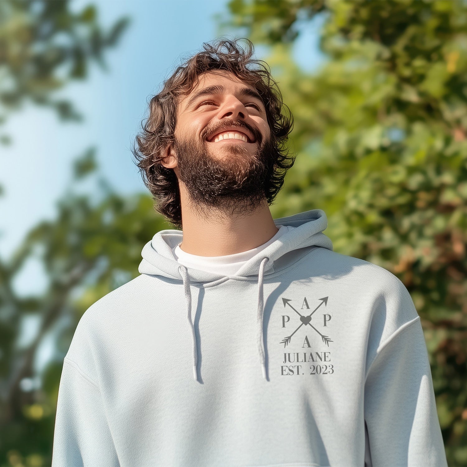 Personalisierter Hoodie für Herren - PAPA EST. Kreuzpfeile