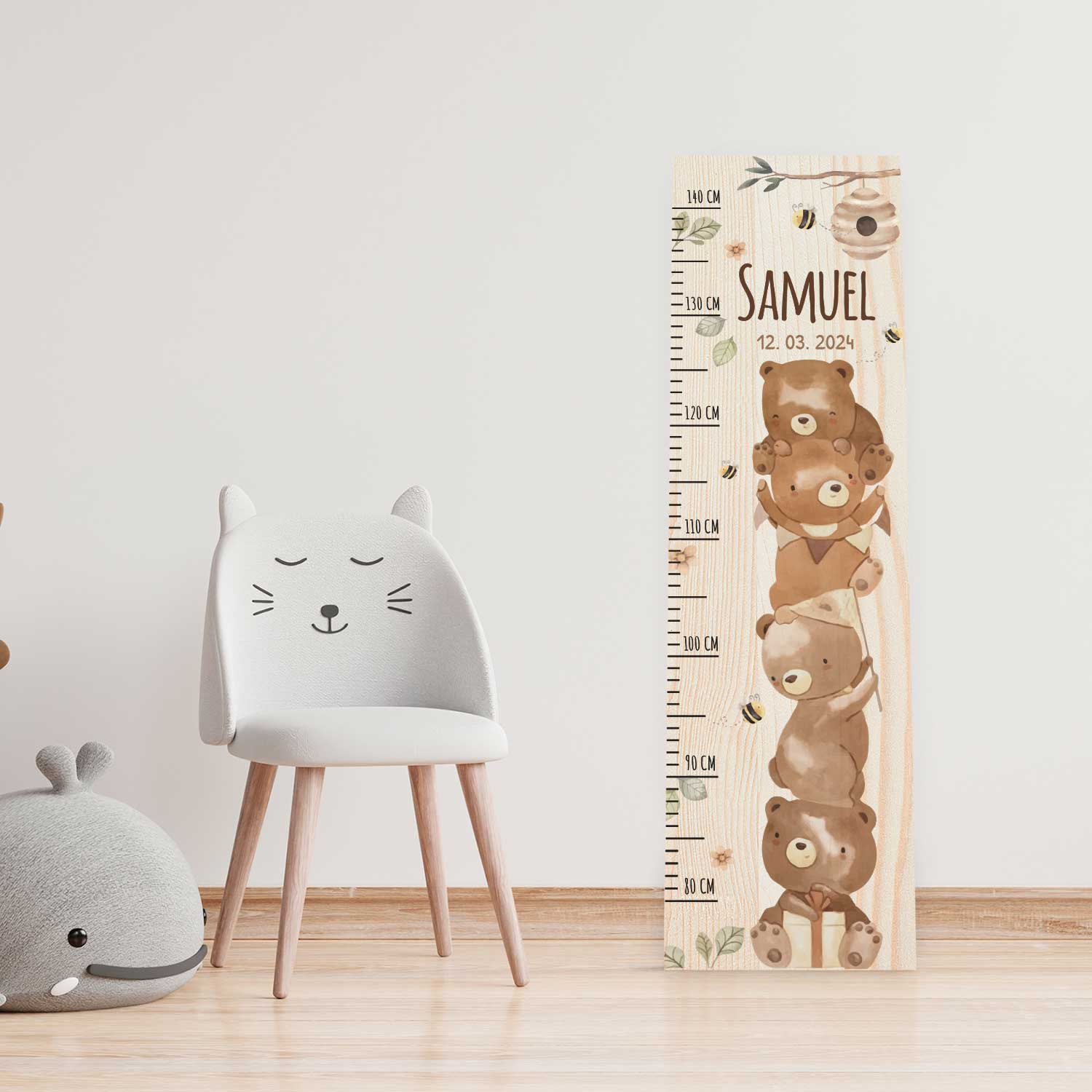 Messlatte mit Namen für Kinder im Bären Design