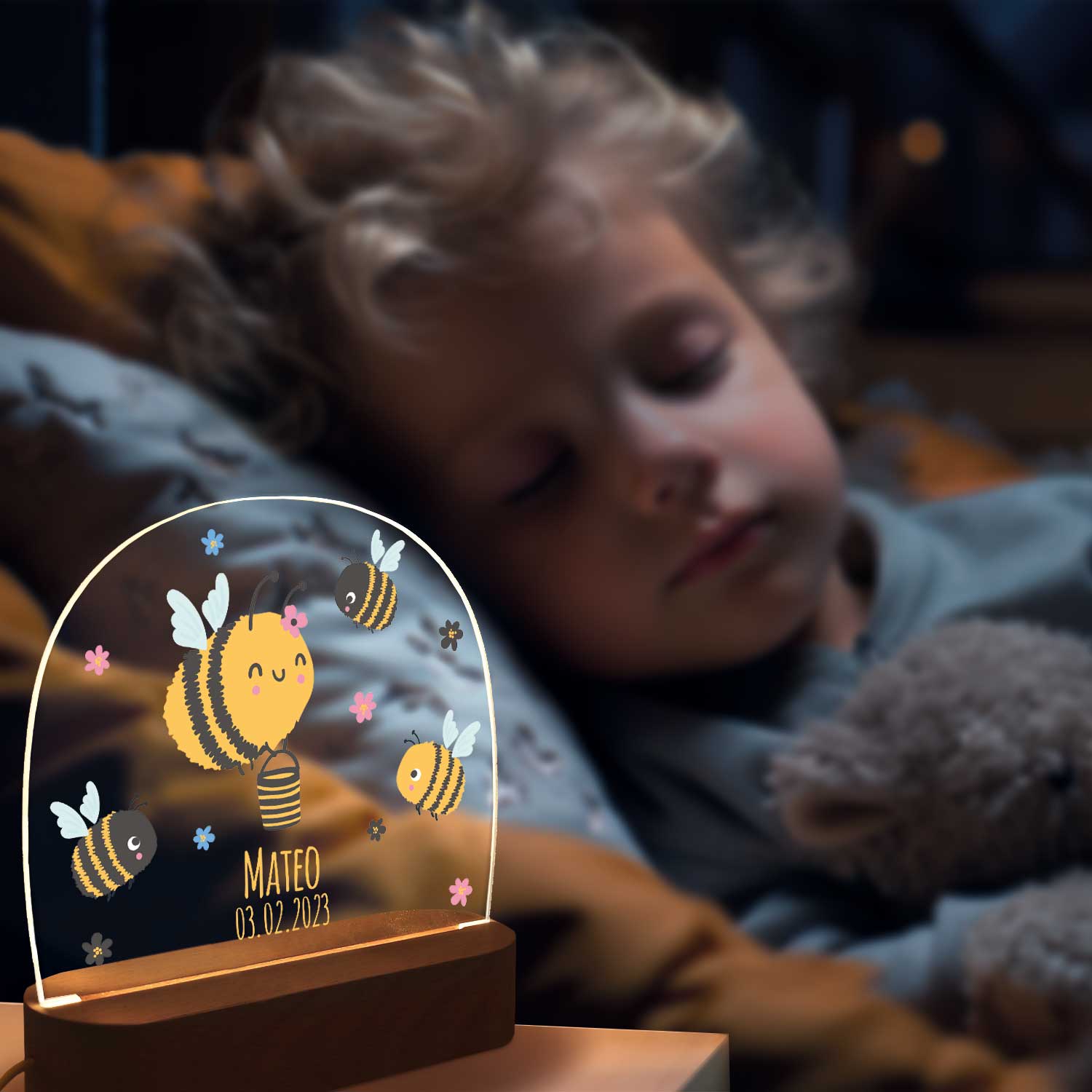Kinder LED Nachtlicht mit Sockel aus Holz im Biene Design