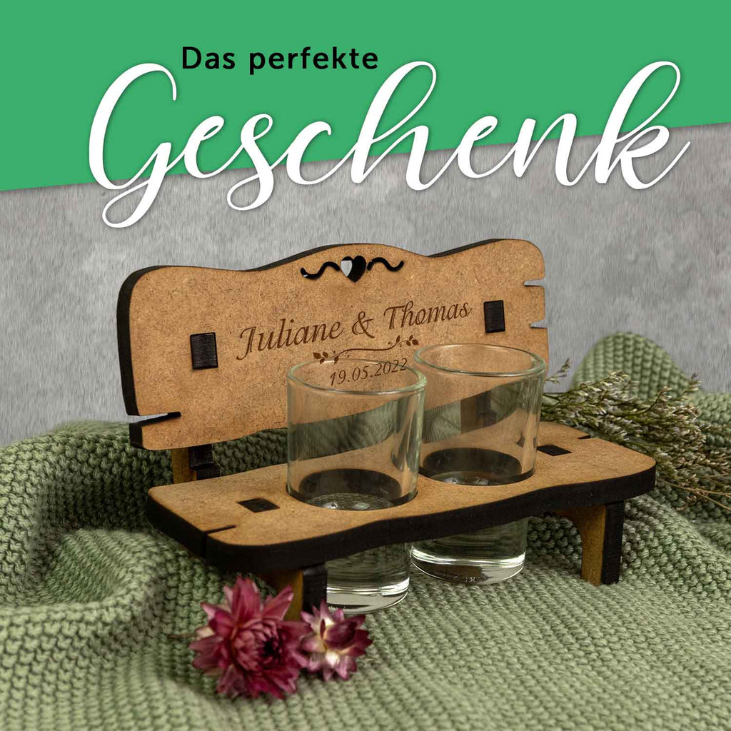 Gravierte Schnapsbank im Blätter Design mit Namen & Datum + 2 Schnapsgläser