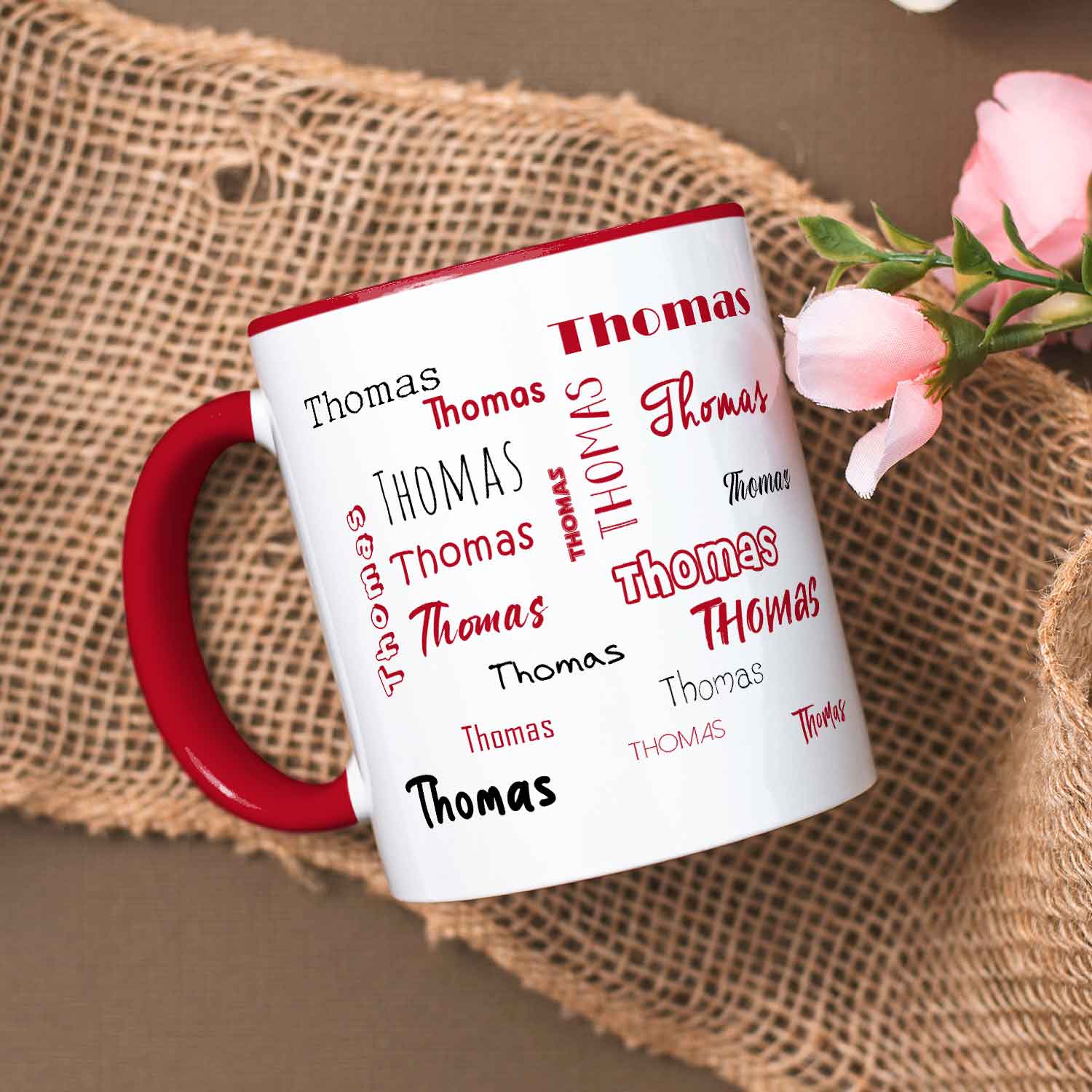 Bedruckte Tasse mit Namen in verschiedenen Schriftarten