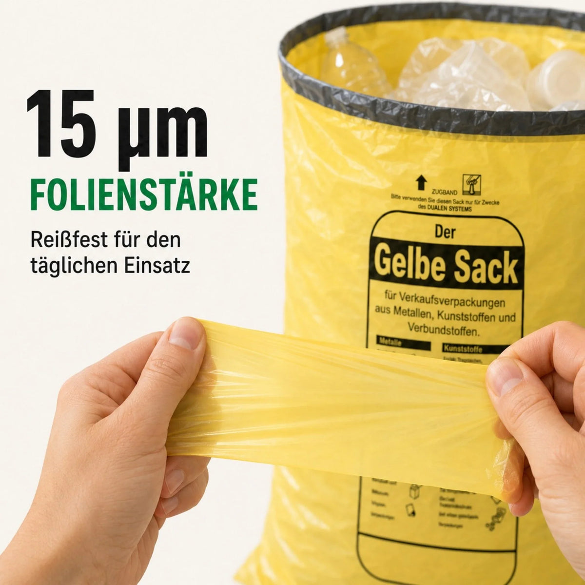 Gelbe Säcke auf Rolle, gelber Kunststoffsack zwischen Händen auseinandergezogen