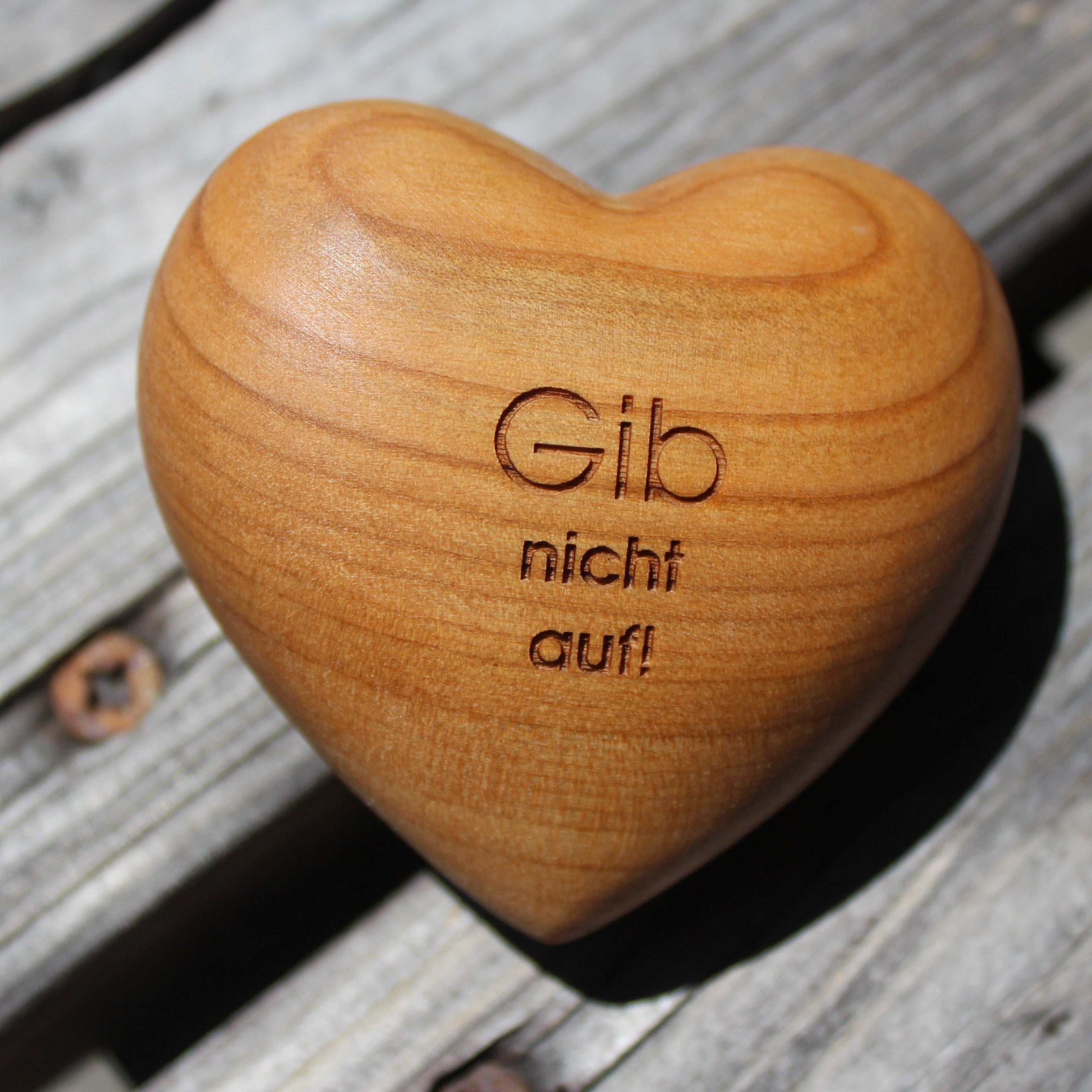 Thankgoods Wooden Heart Don't give up!