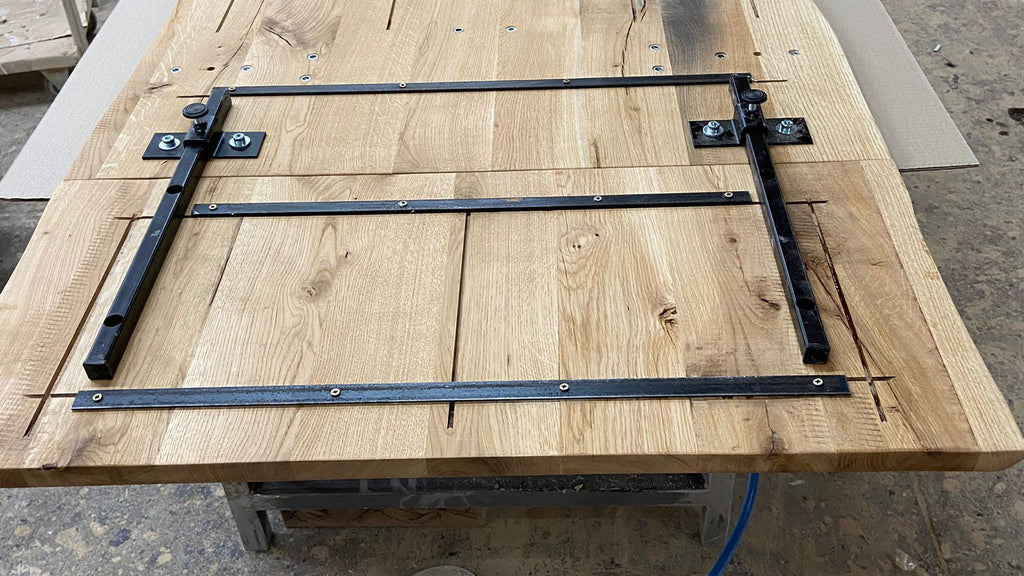 Dining table with extension leaves – solid oak, extendable to 240 cm