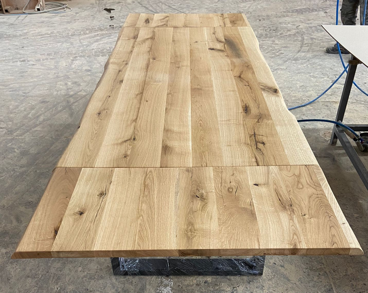 Dining table with extension leaves – solid oak, extendable to 240 cm
