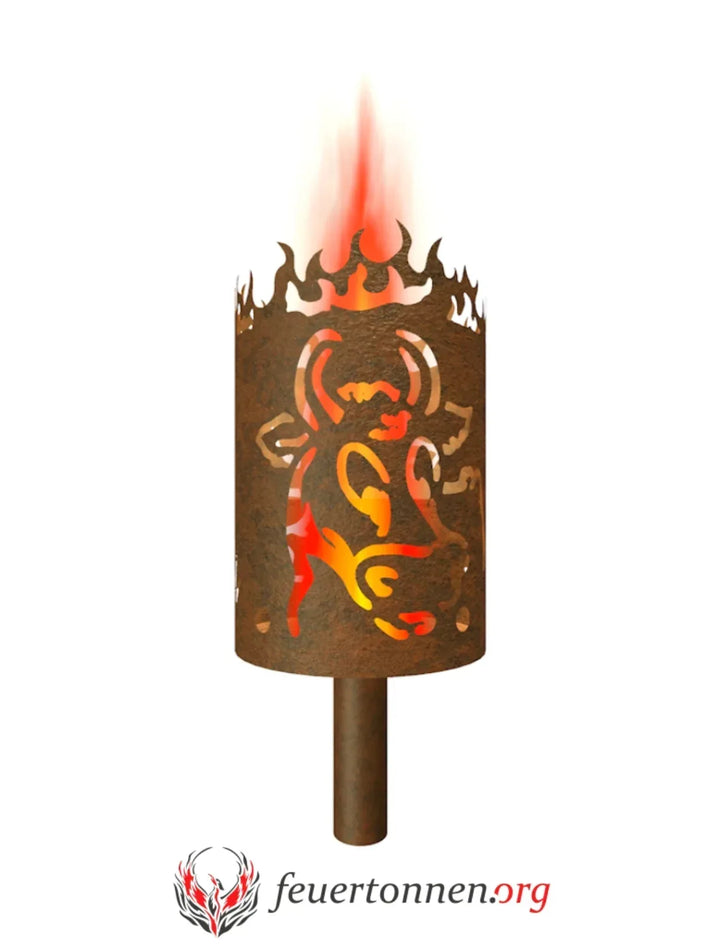 Gartenfackel mit Kuh-Motiv, rustikaler brauner Zylinder und Flamme oben