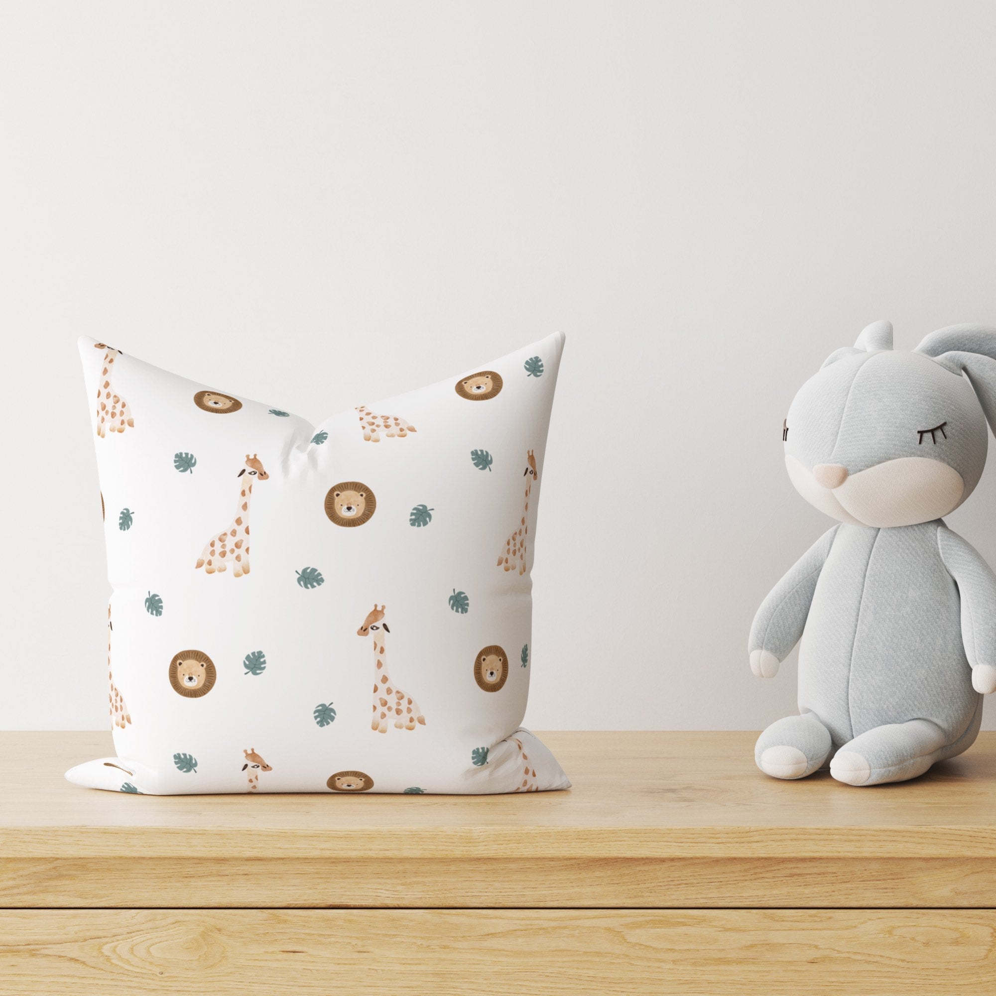 "Giraffe und Löwe" Premium Kinder Dekokissen