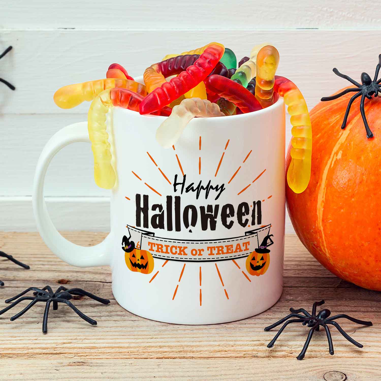 Bedruckte Tasse mit Motiv im Happy Halloween Design