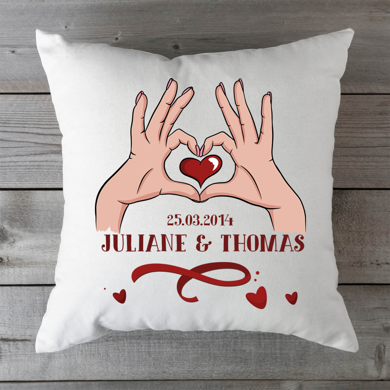 Bedrucktes Kissen mit Motiv "Hands Heart"