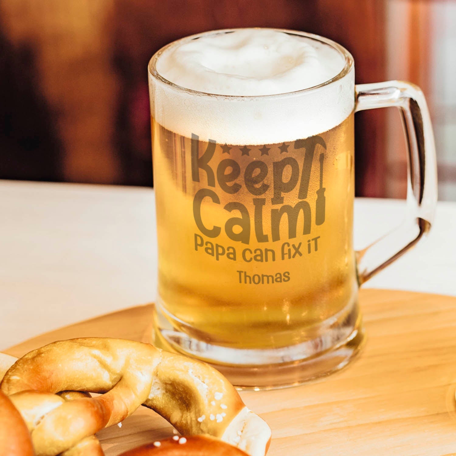 Montana Bierkrug mit Gravur "Keep calm papa can fix it" mit Name
