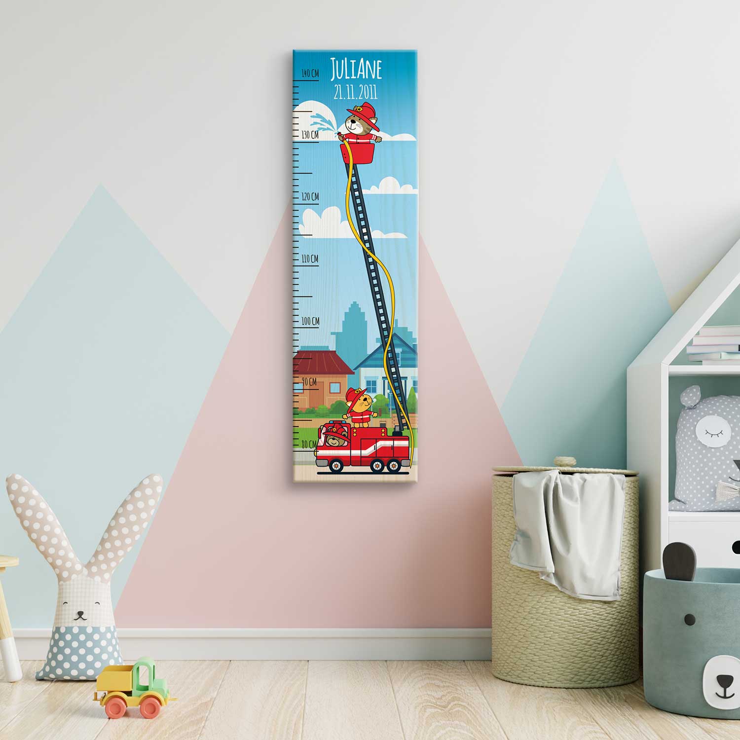 Messlatte mit Namen für Kinder im Feuerwehr Design