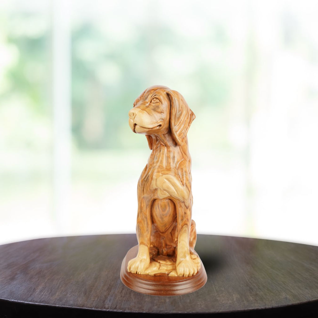 Handgeschnitzter Hund aus Olivenholz – Exklusive Holzskulptur aus Bethlehem (32 cm)