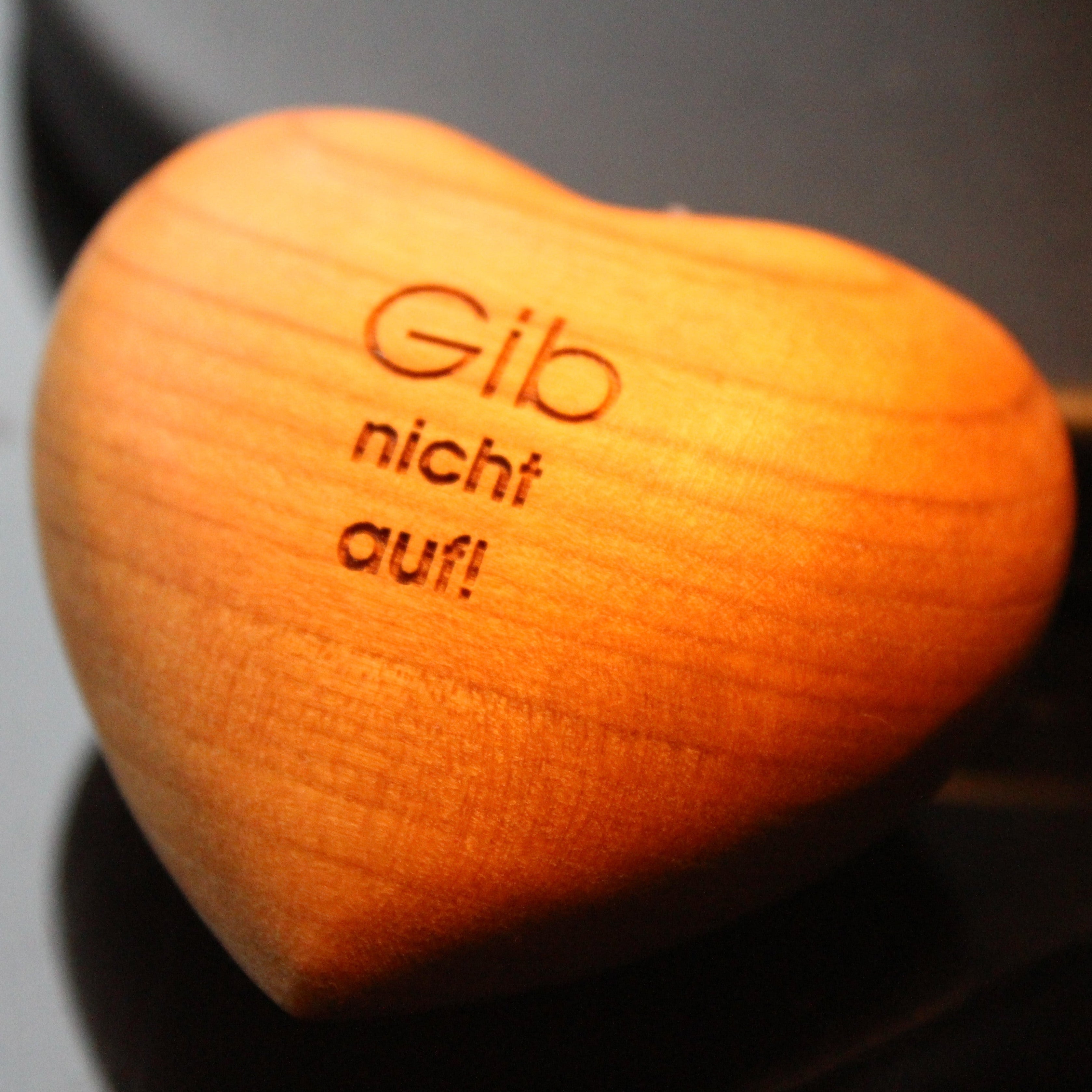 Thankgoods Wooden Heart Don't give up!