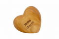 Thankgoods Holzherz aus hellem Holz, Herzform mit Gravur „Halte durch“