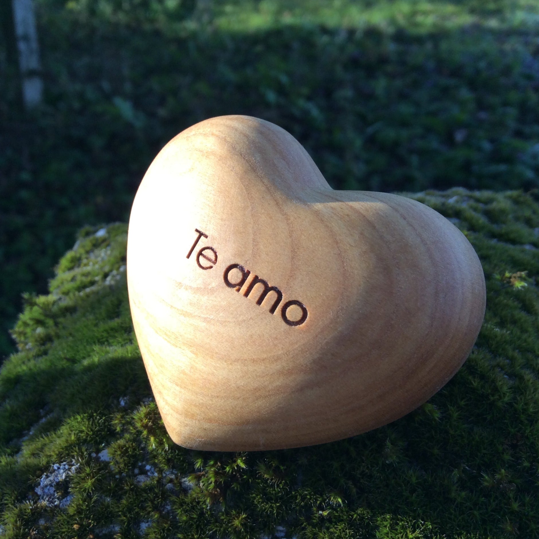 Thankgoods Wooden Heart Te Amo