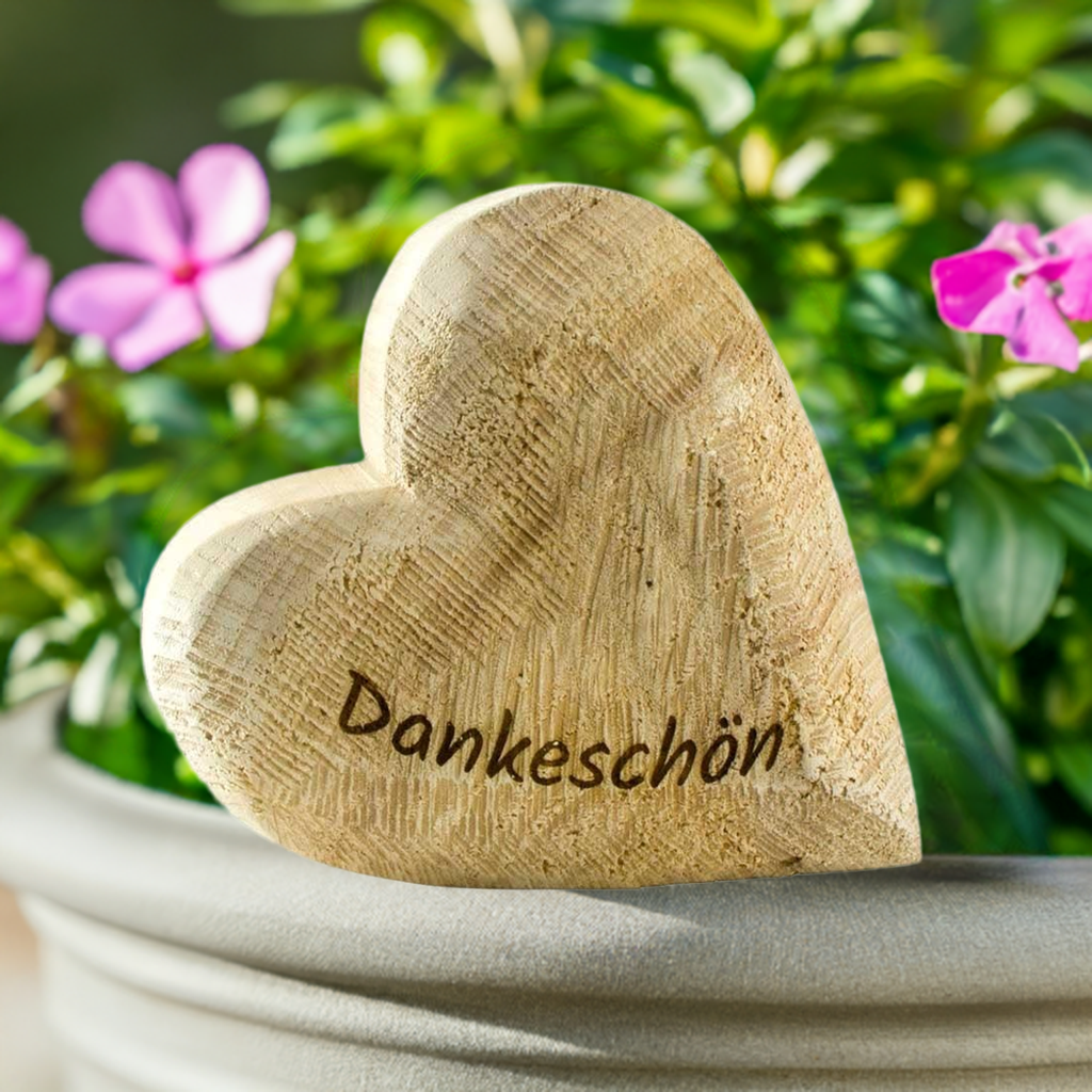 Thankgoods Decorative Wooden Heart made of Solid Natural-Colored Poplar Wood with "Dankeschön" Lettering