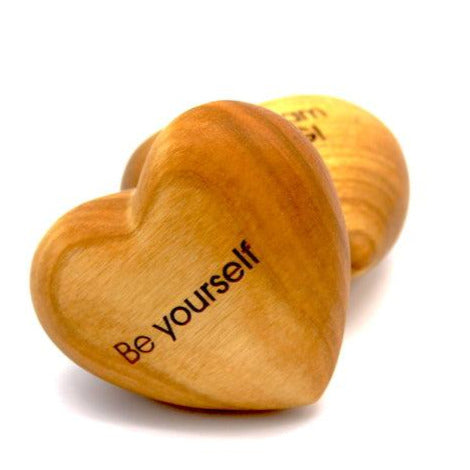 Thankgoods Hand-shaped Wooden Heart "Be Yourself" as a Gift Idea.