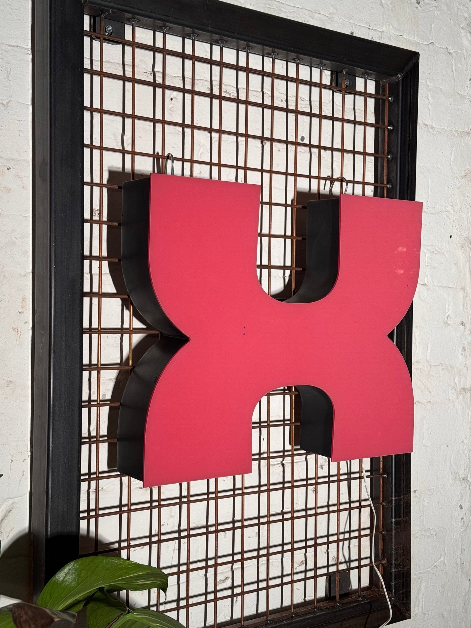 Vintage Leuchtbuchstabe X – Original aus alter Leuchtreklame