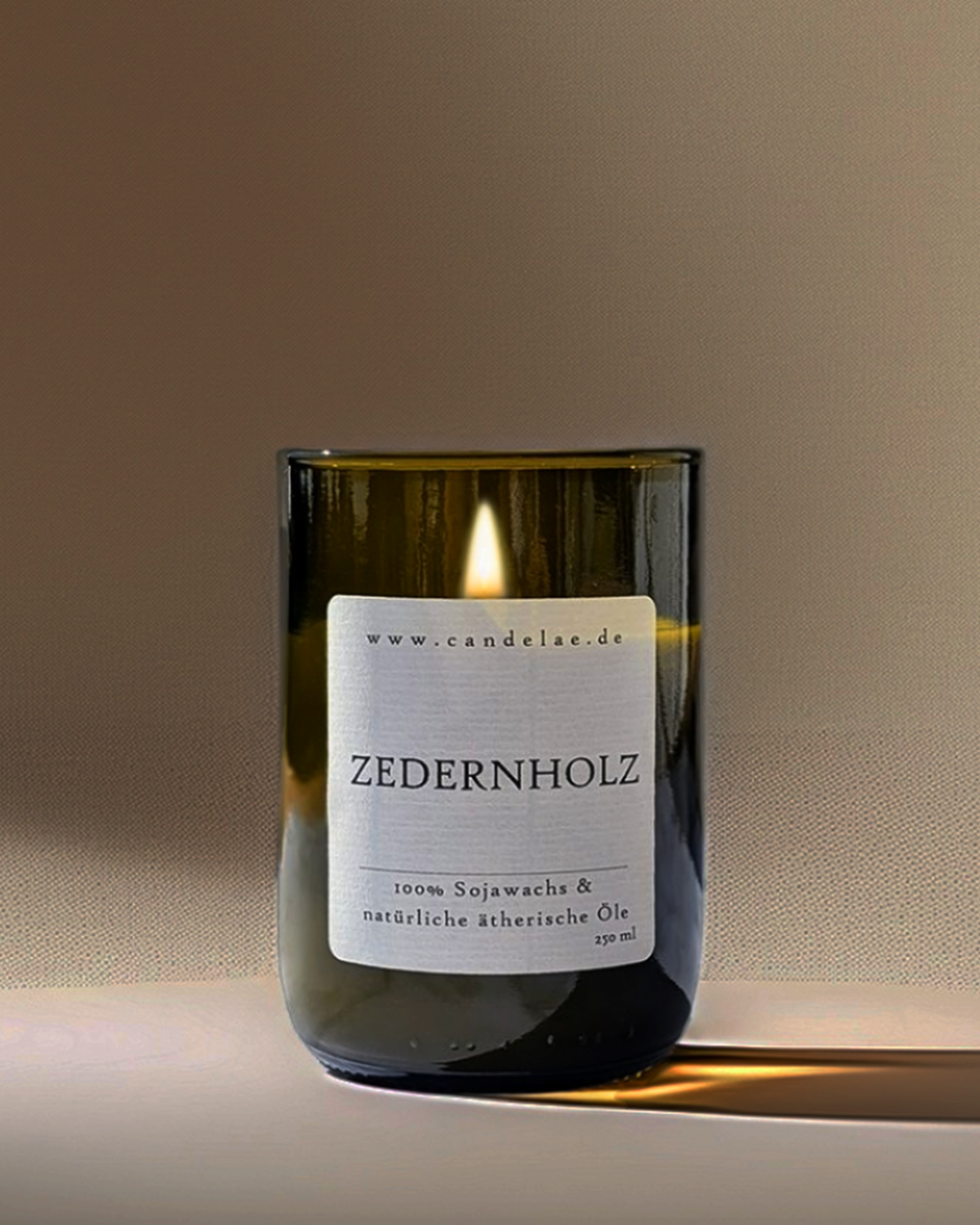 Cedarwood Scented Candle – Soy Wax Candle with Warm Woody Scent