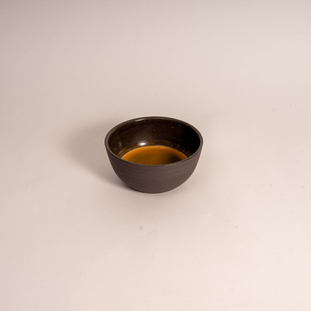 KUMO Cappuccino grau/schwarz | handgemachte Tasse