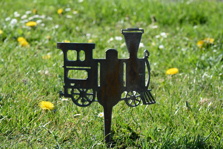 Schwarzer Metall-Gartenstecker Dampflock in Lokomotiv-Form mit Rädern