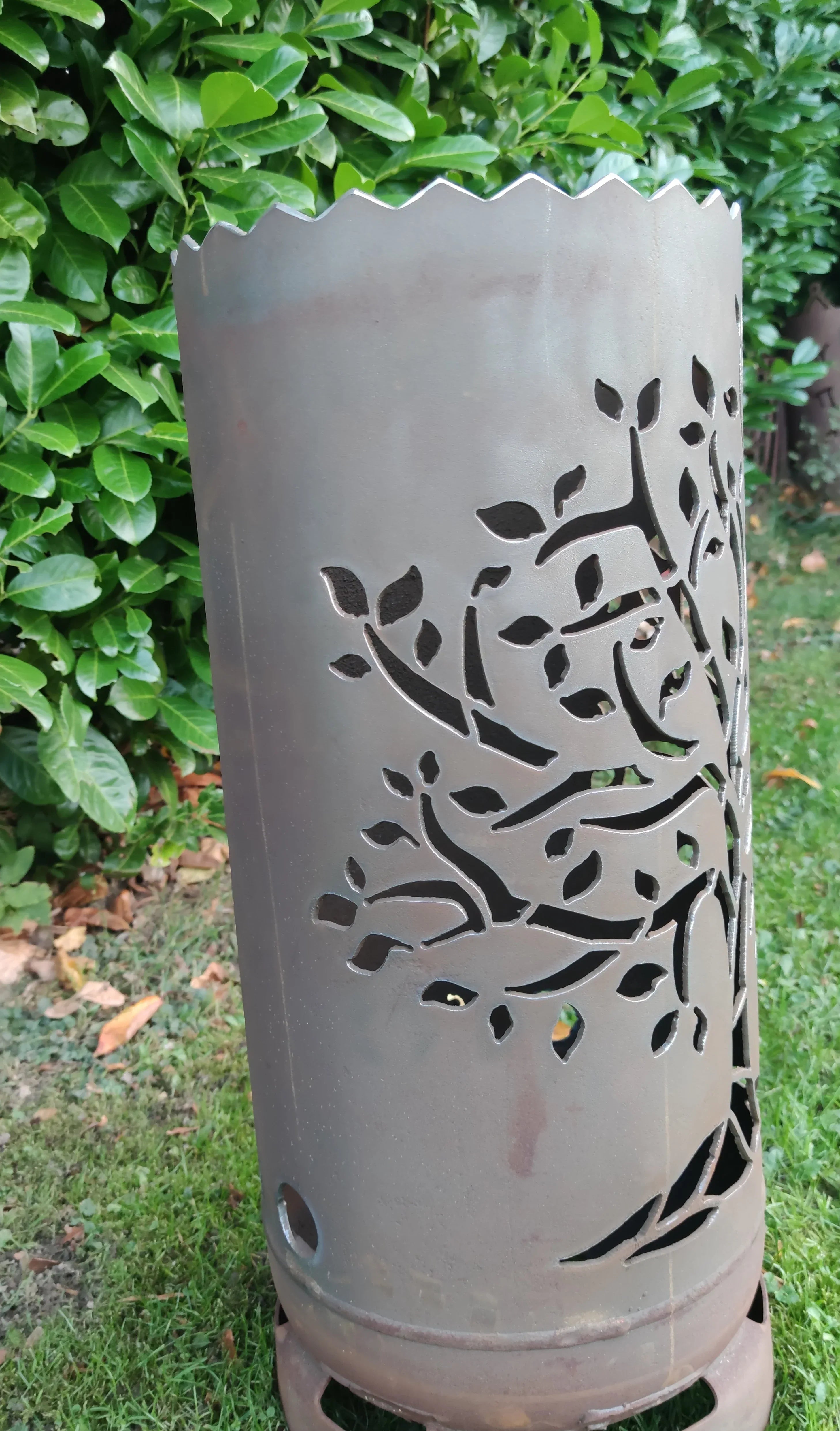 Dropslik Feuertonne "Baum" - feuertonnen.org