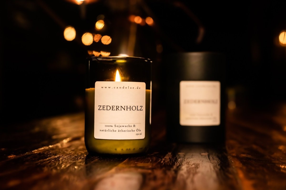 Cedarwood Scented Candle – Soy Wax Candle with Warm Woody Scent