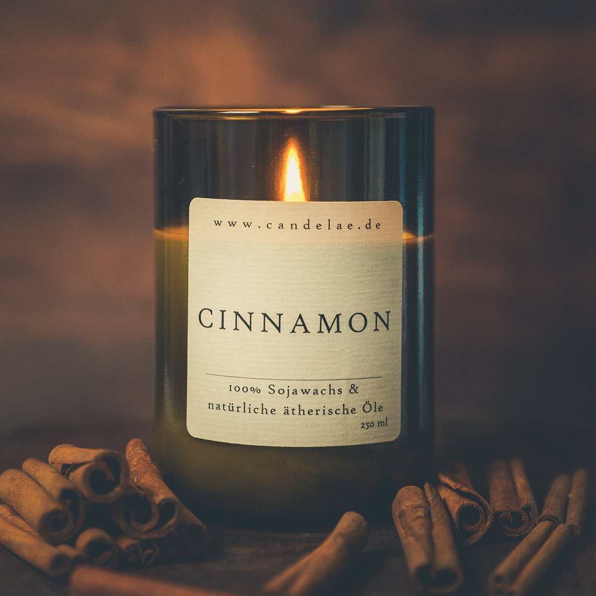 Cinnamon Scented Candle – Soy Wax Candle with Spicy Cinnamon Scent