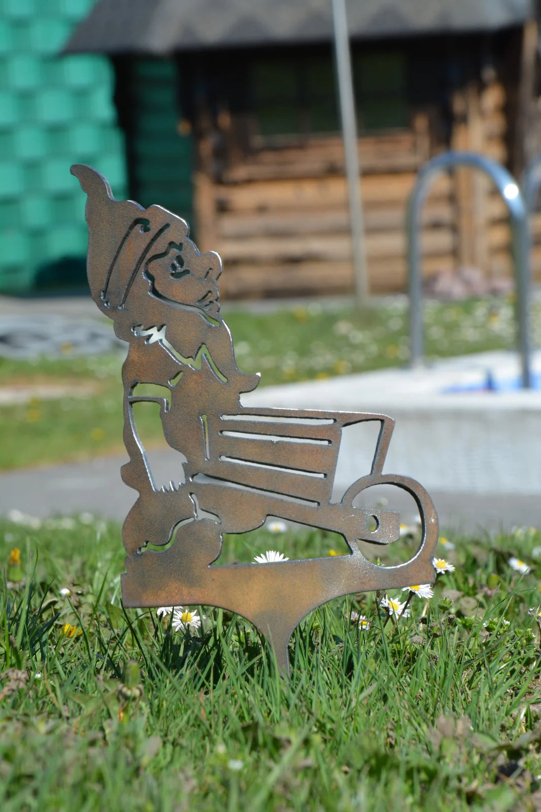 Gartenstecker Zwerg mit Karre