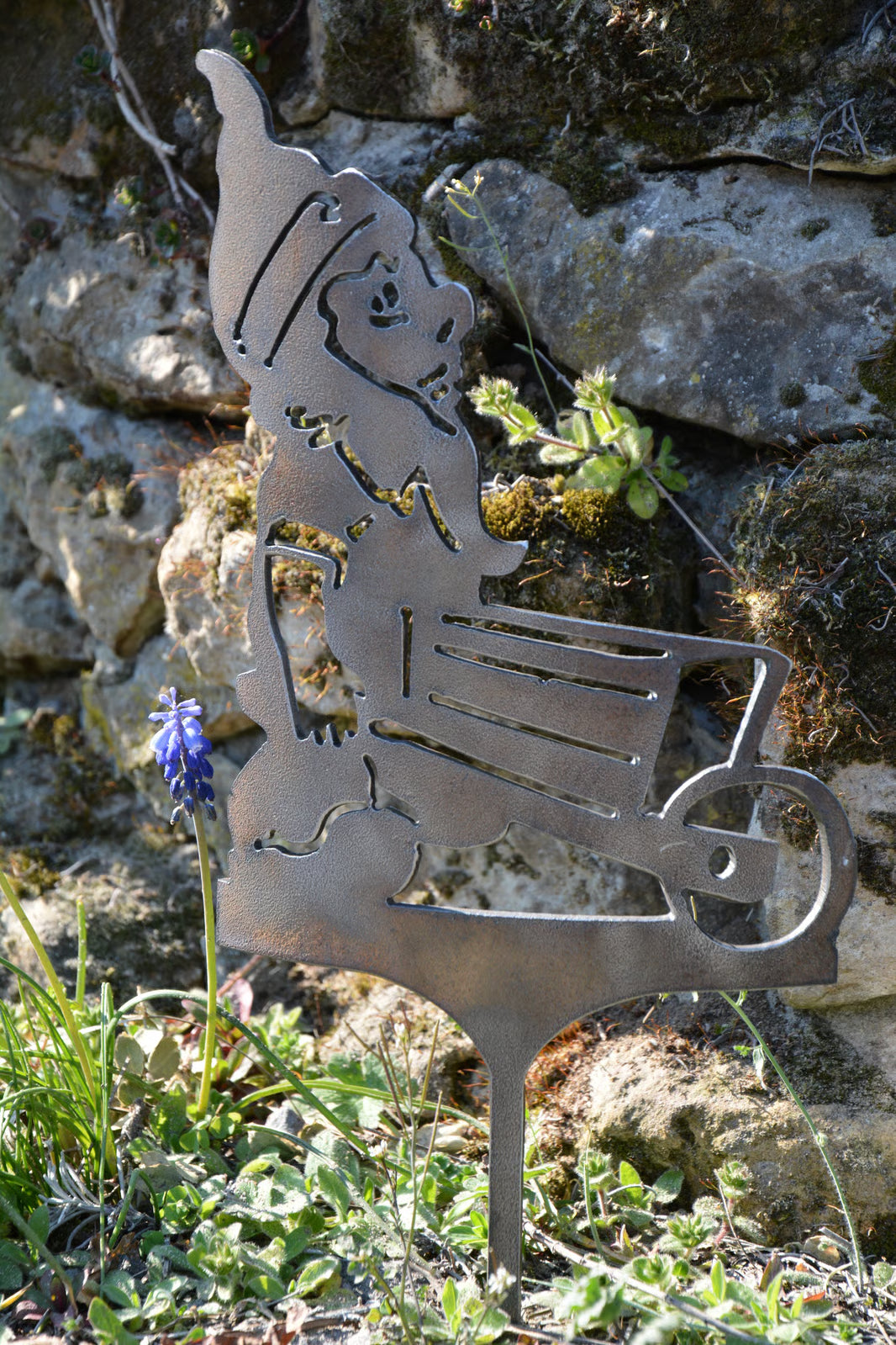 Gartenstecker Zwerg mit Karre