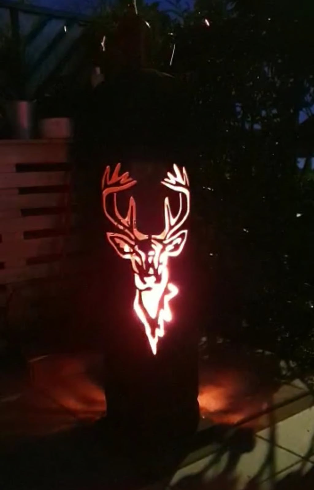 Feuertonne Hirsch - feuertonnen.org