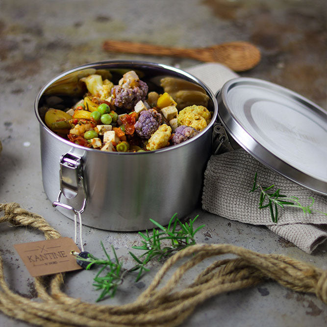 Tiffin-Lunchbox aus Edelstahl mit Deckel und Clip, mit Essen befüllt