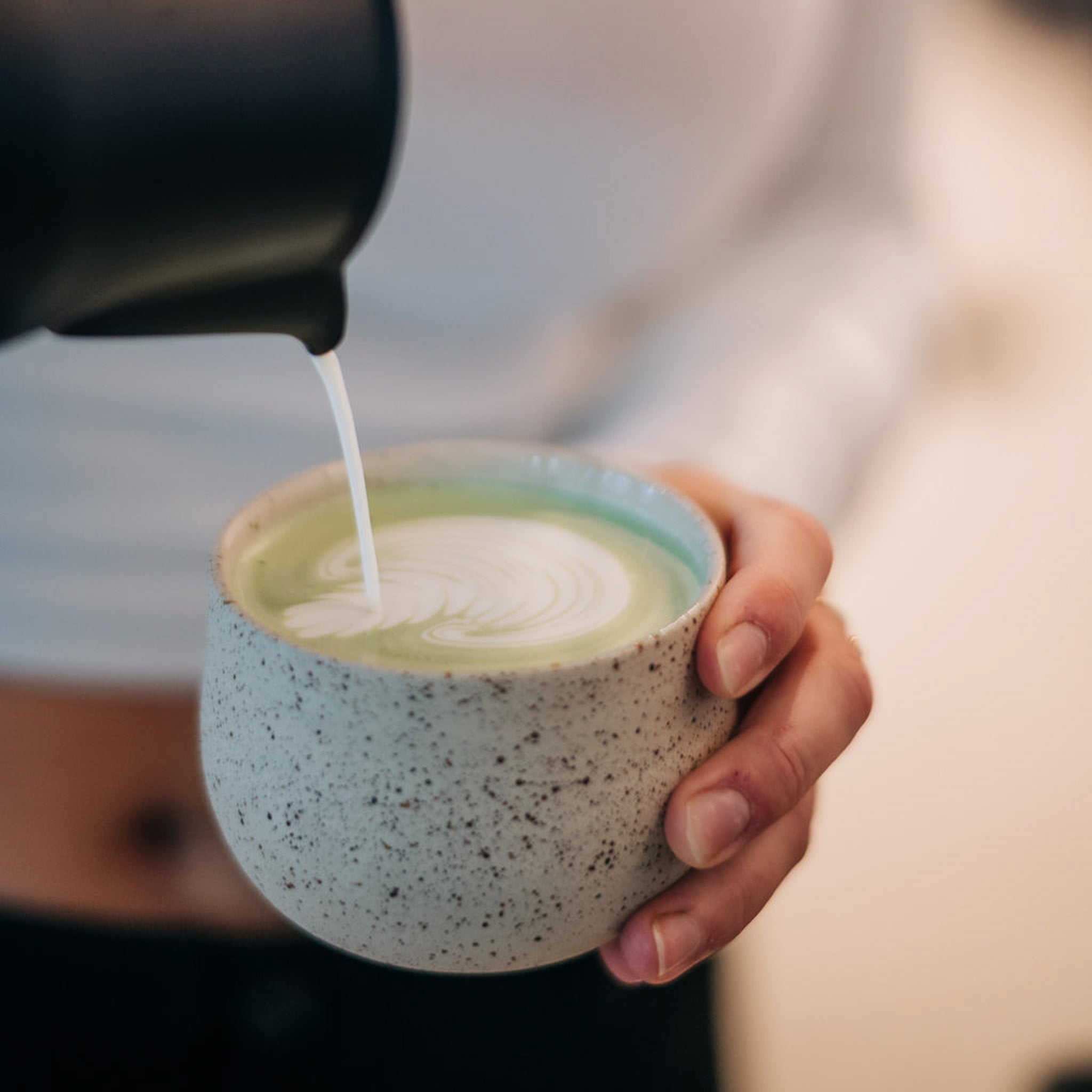 OCHA mit Spots | handgemachte Teetasse (Matcha)