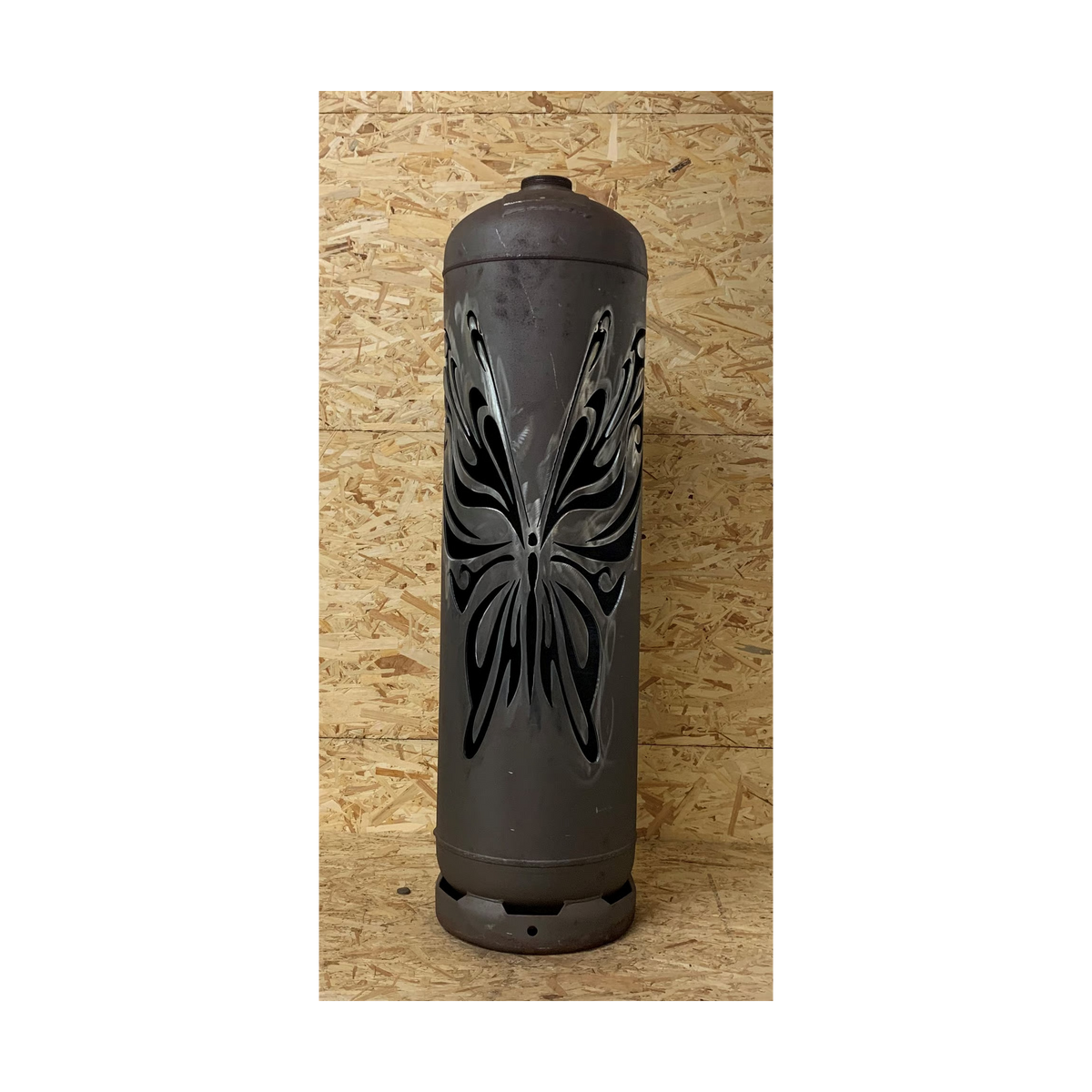 Feuertonne Schmetterling: schwarze Metall-Feuerstelle mit Schmetterlingsmuster