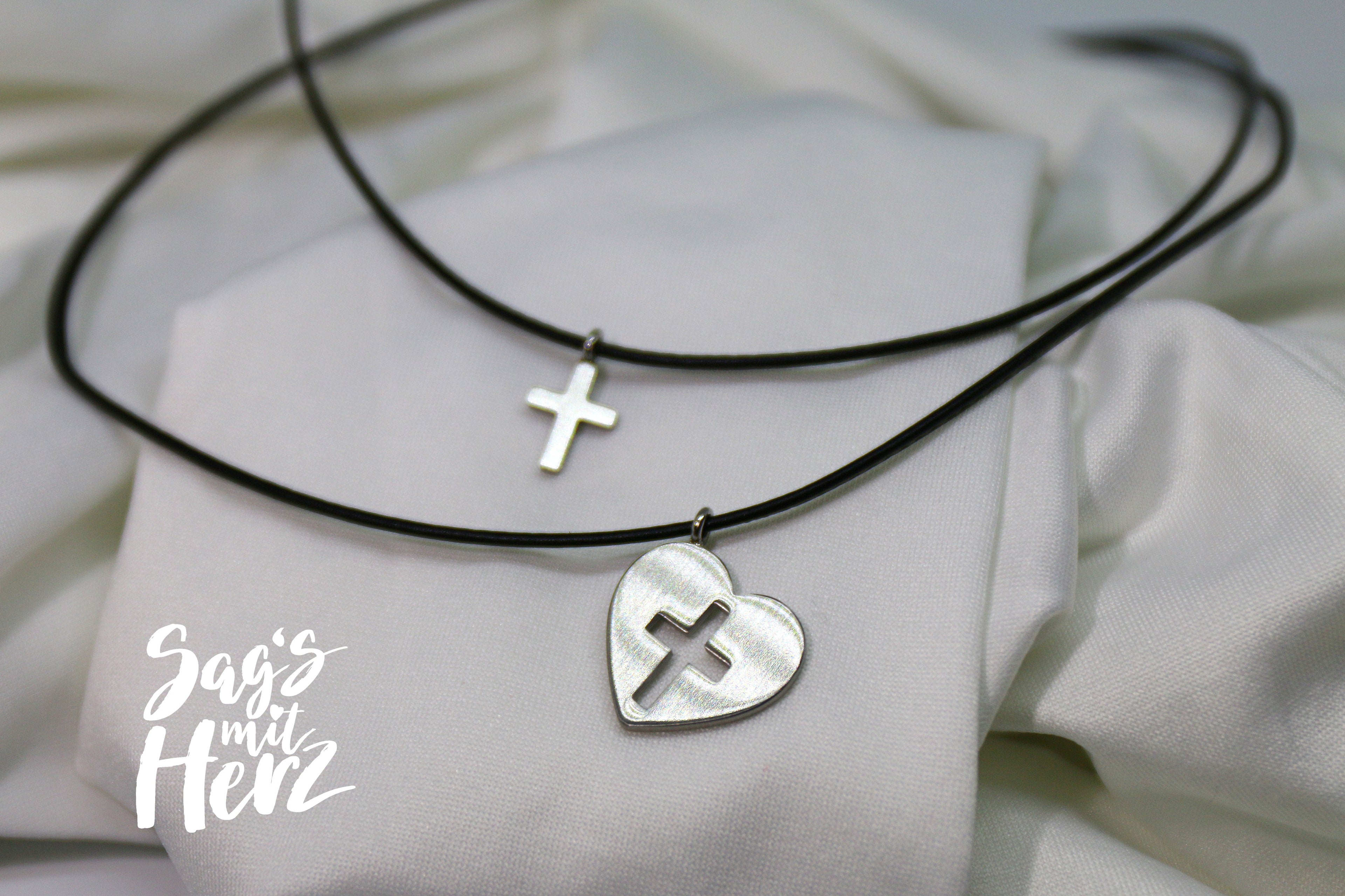 Thankgoods Friendship Jewelry Set Heart/Cross for 2 people who want to share their love in a very special way!