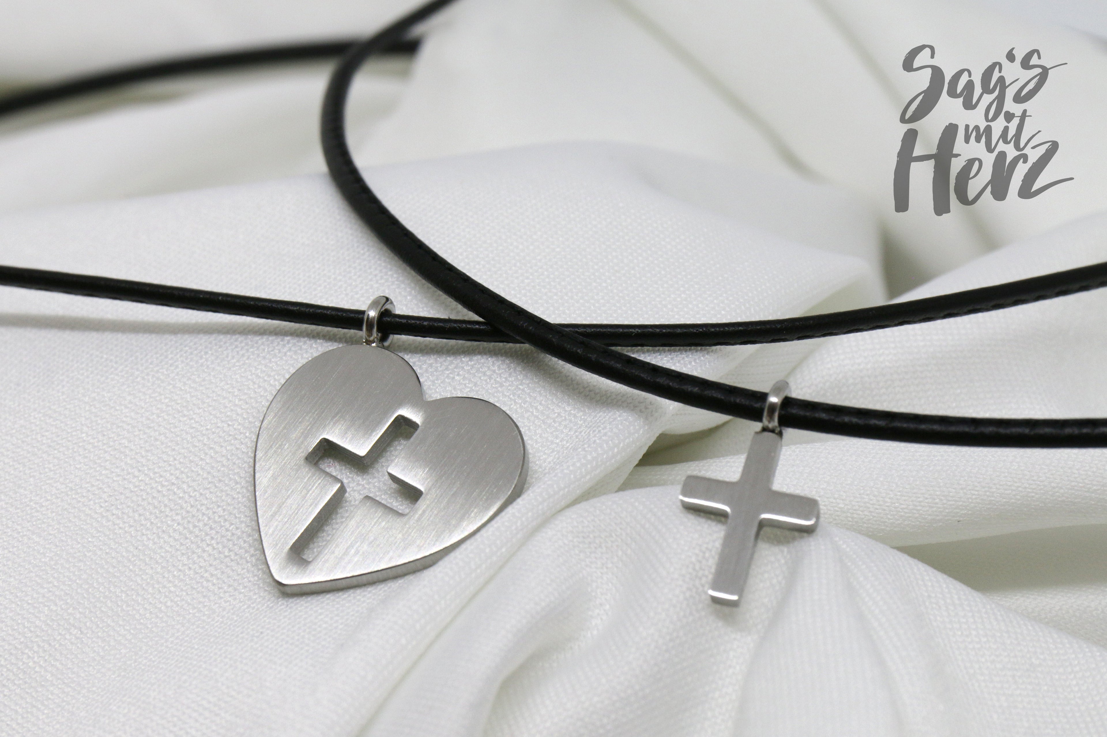 Thankgoods Friendship Jewelry Set Heart/Cross for 2 people who want to share their love in a very special way!